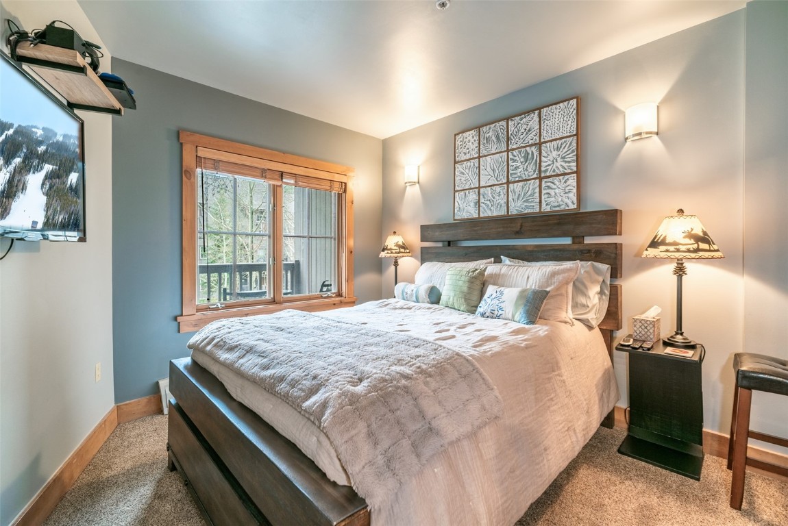 135 Dercum DRIVE 8573