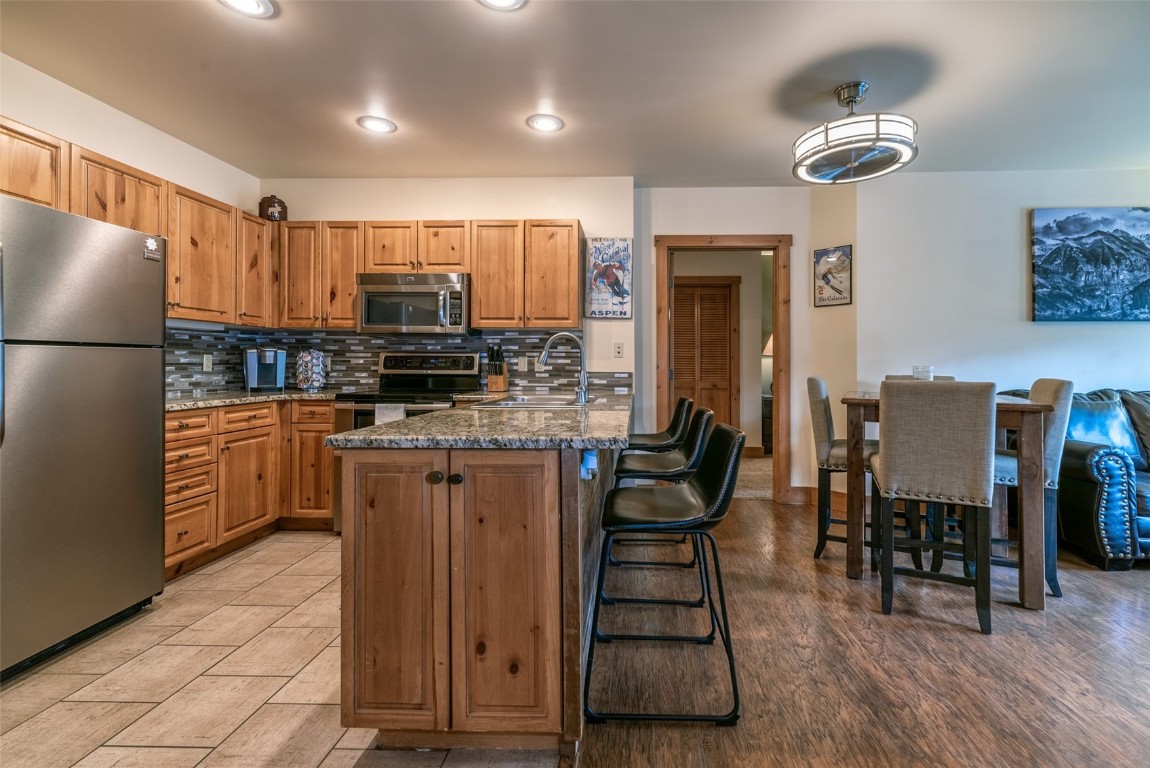 135 Dercum DRIVE 8573