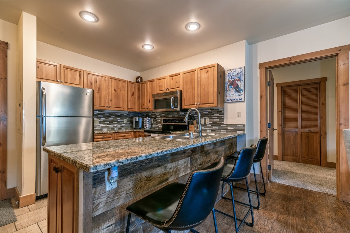 135 Dercum DRIVE 8573