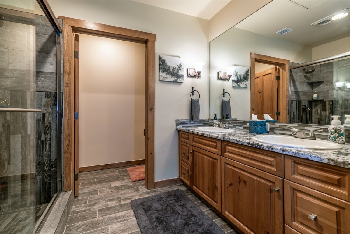 135 Dercum DRIVE 8573