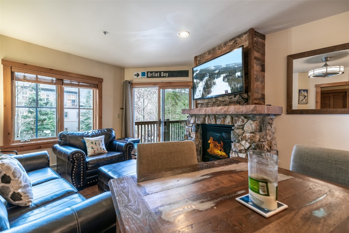 135 Dercum DRIVE 8573