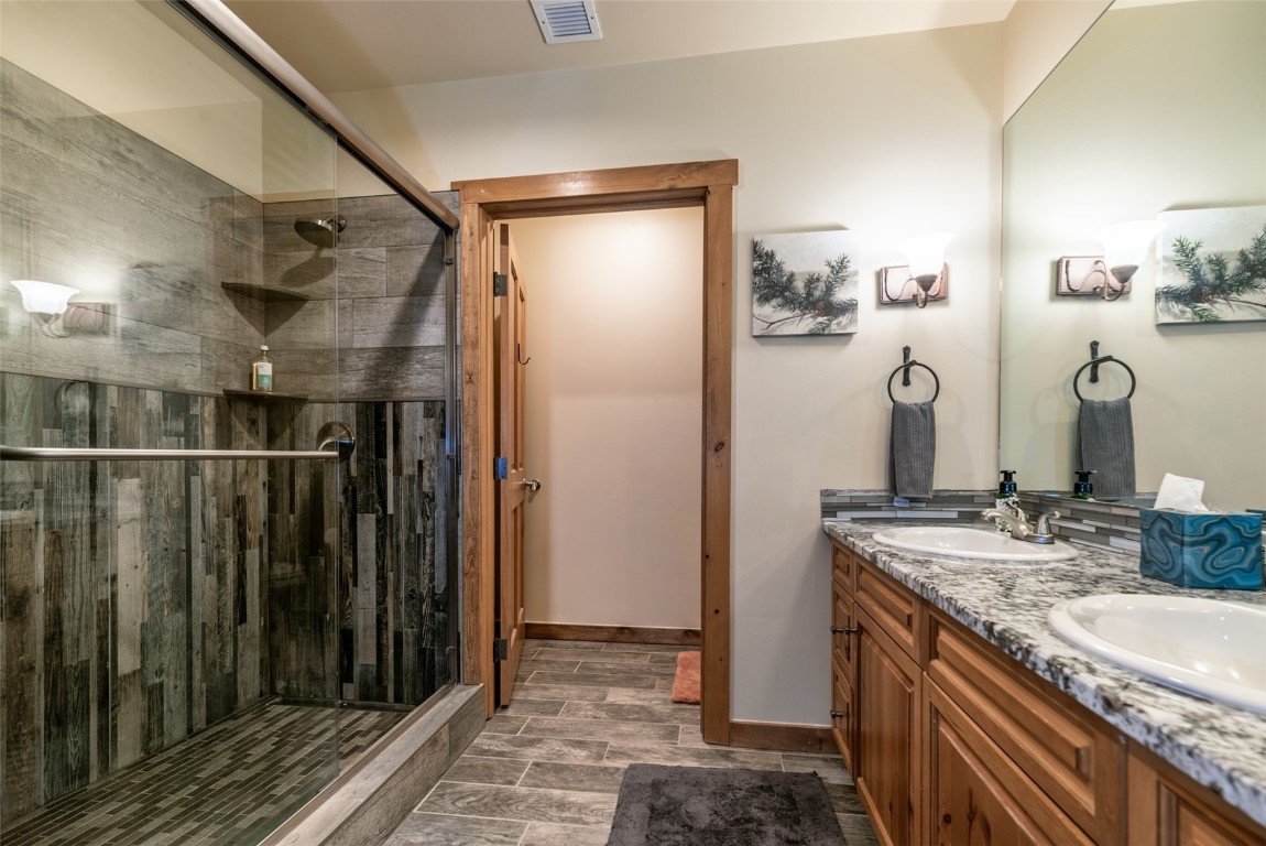 135 Dercum DRIVE 8573