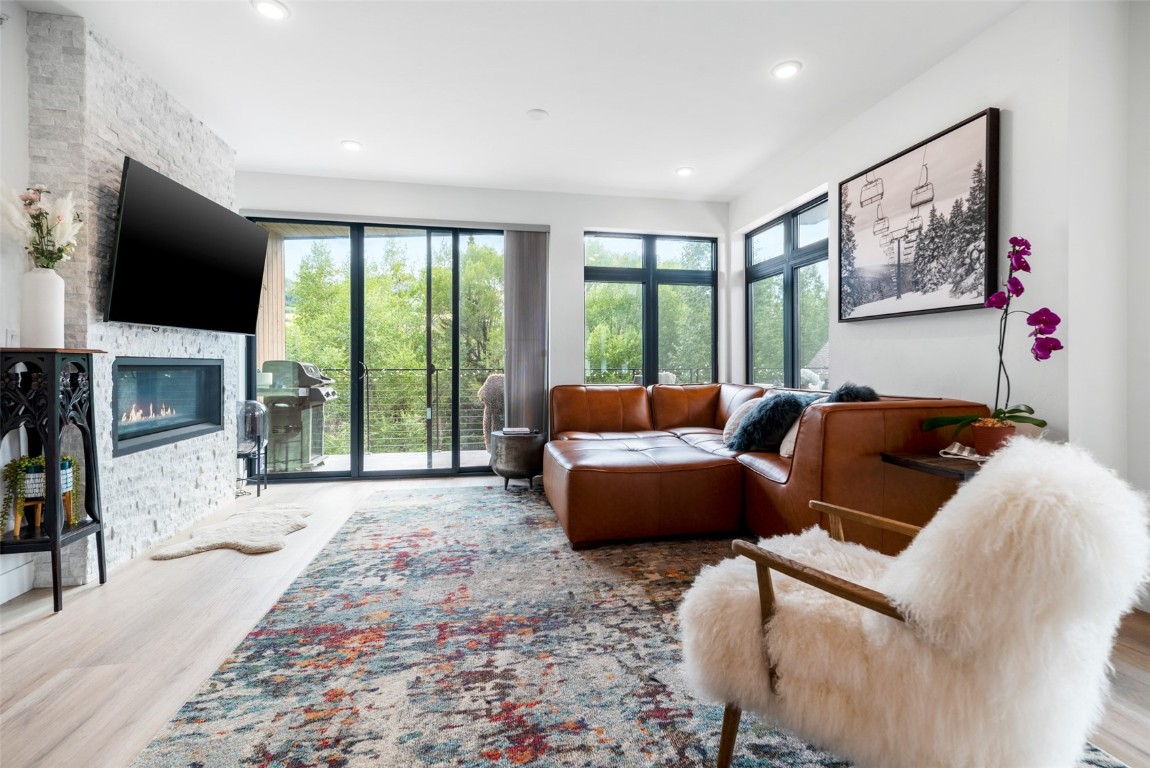 930 Blue River PARKWAY 936