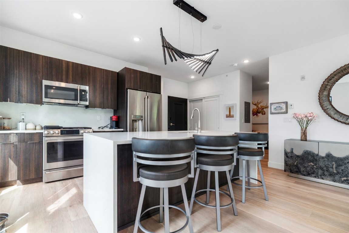 930 Blue River PARKWAY 936