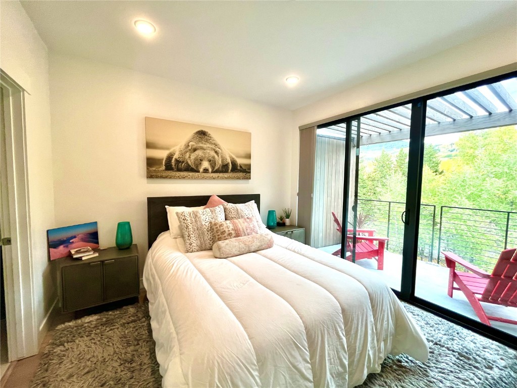 930 Blue River PARKWAY 936