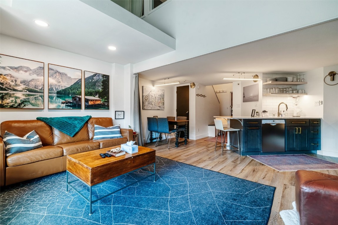 45 Beeler PLACE 2502