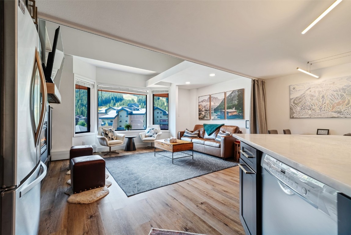 45 Beeler PLACE 2502