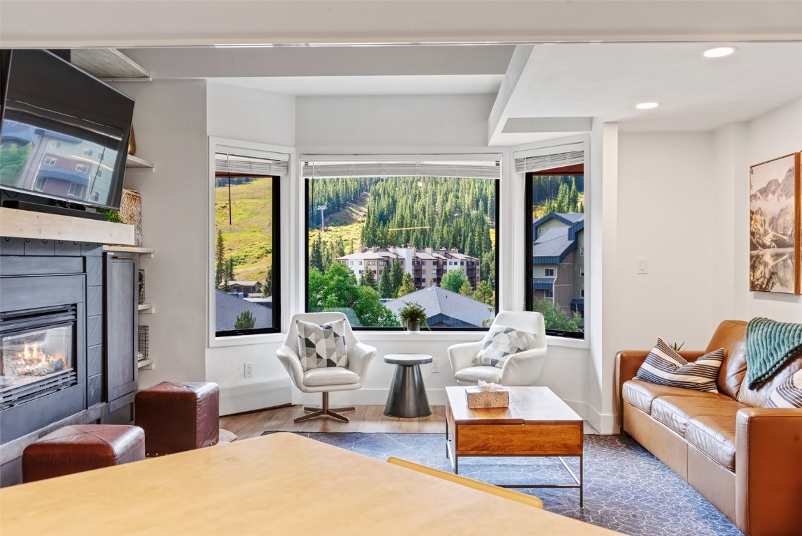 45 Beeler PLACE 2502