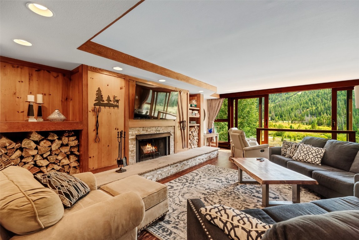 22340 Us Highway 6 1779