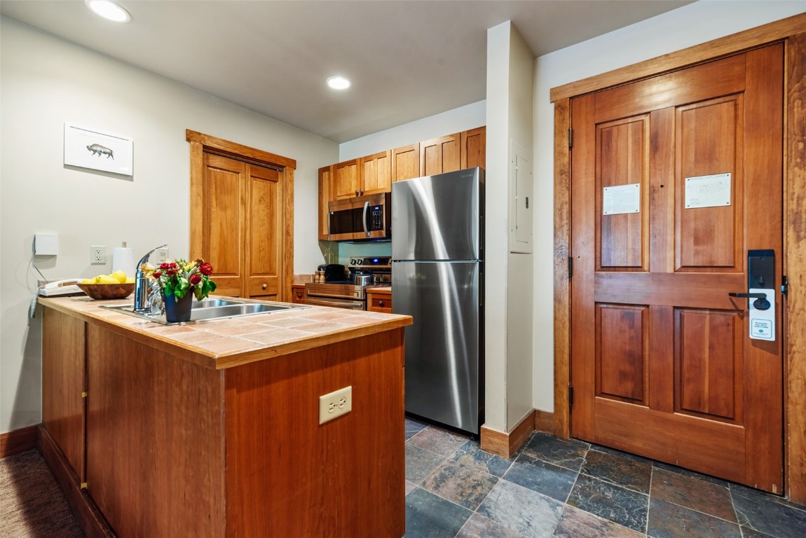 20 Hunkidori COURT 2237