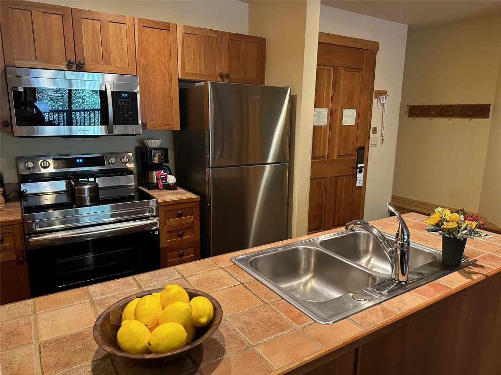 20 Hunkidori COURT 2237