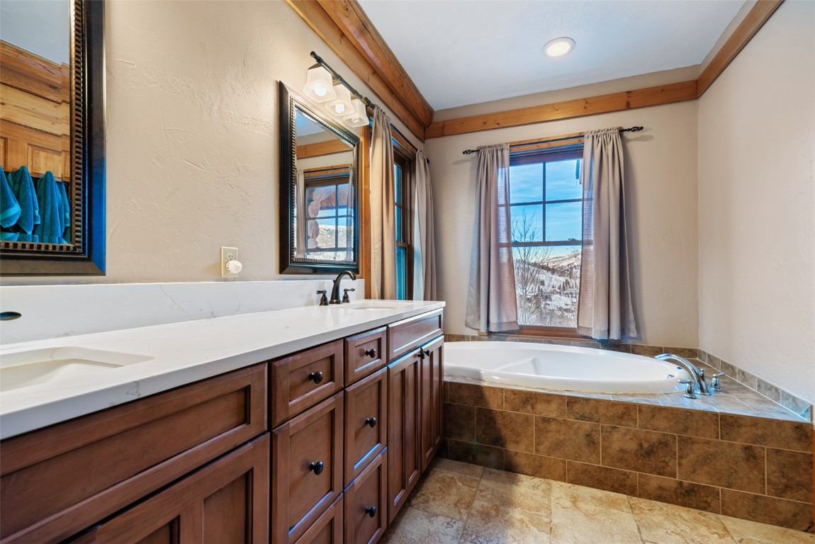 380 Black Hawk CIRCLE