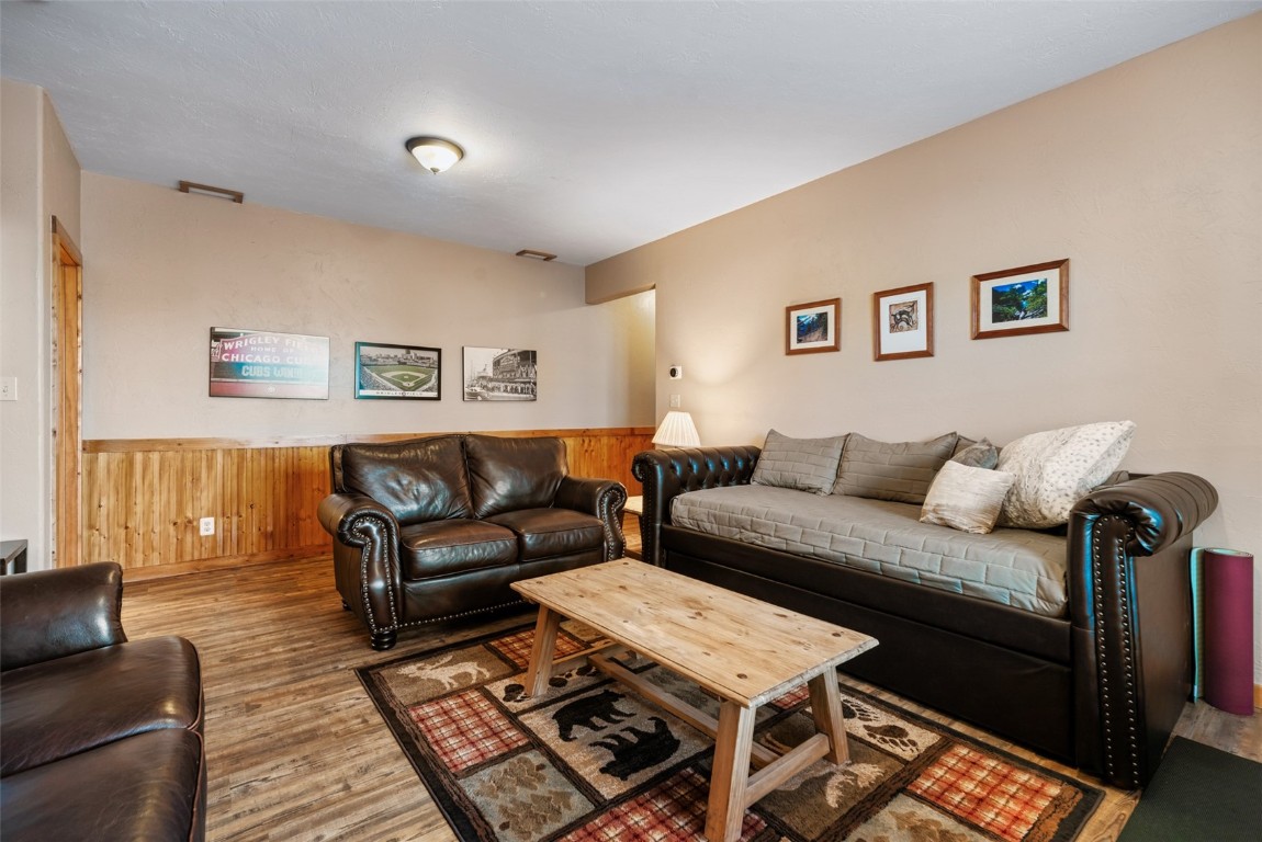 380 Black Hawk CIRCLE