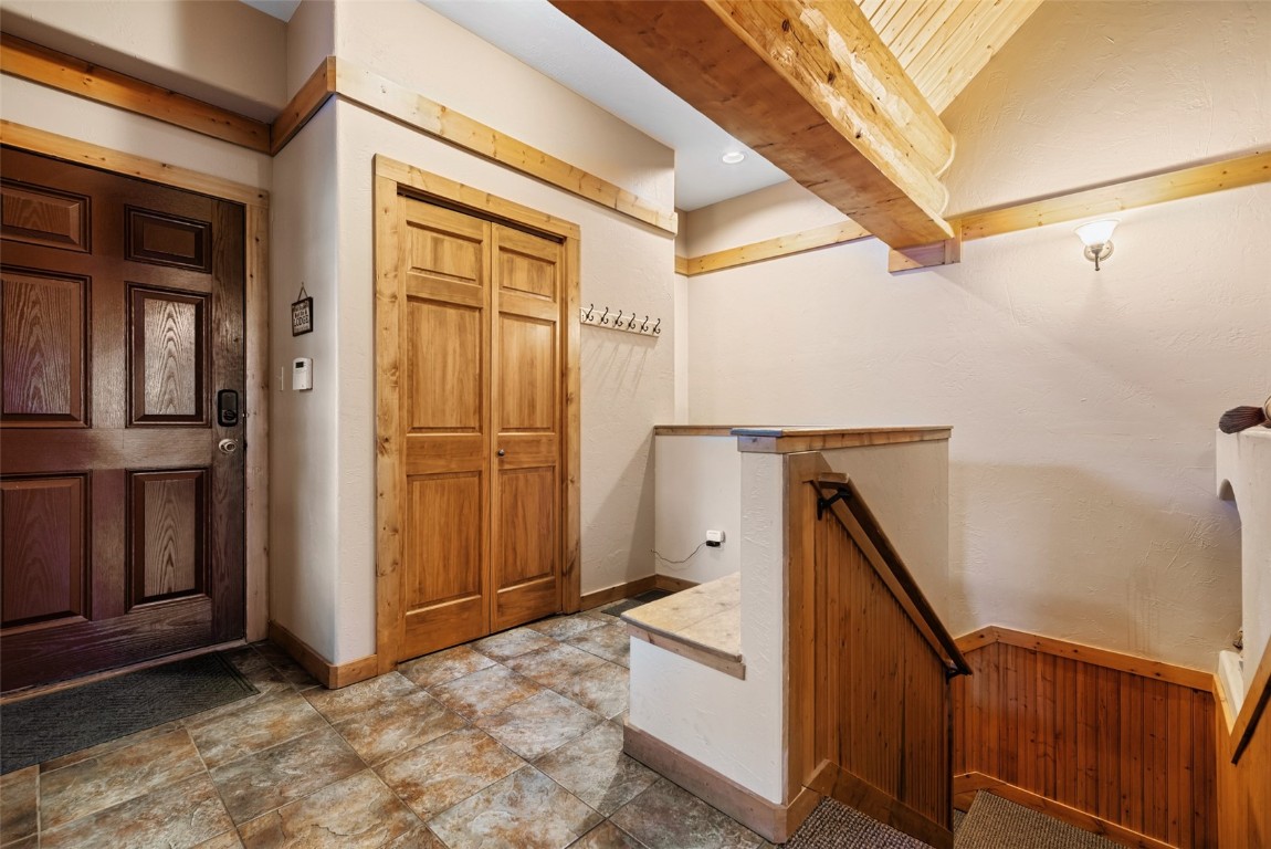 380 Black Hawk CIRCLE