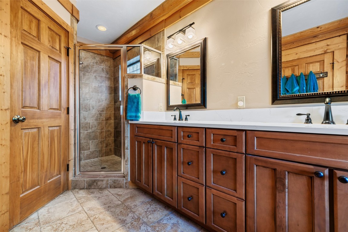 380 Black Hawk CIRCLE