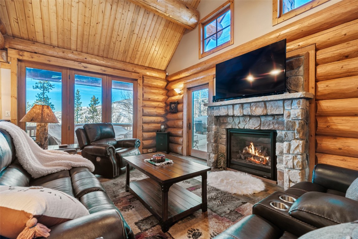 380 Black Hawk CIRCLE