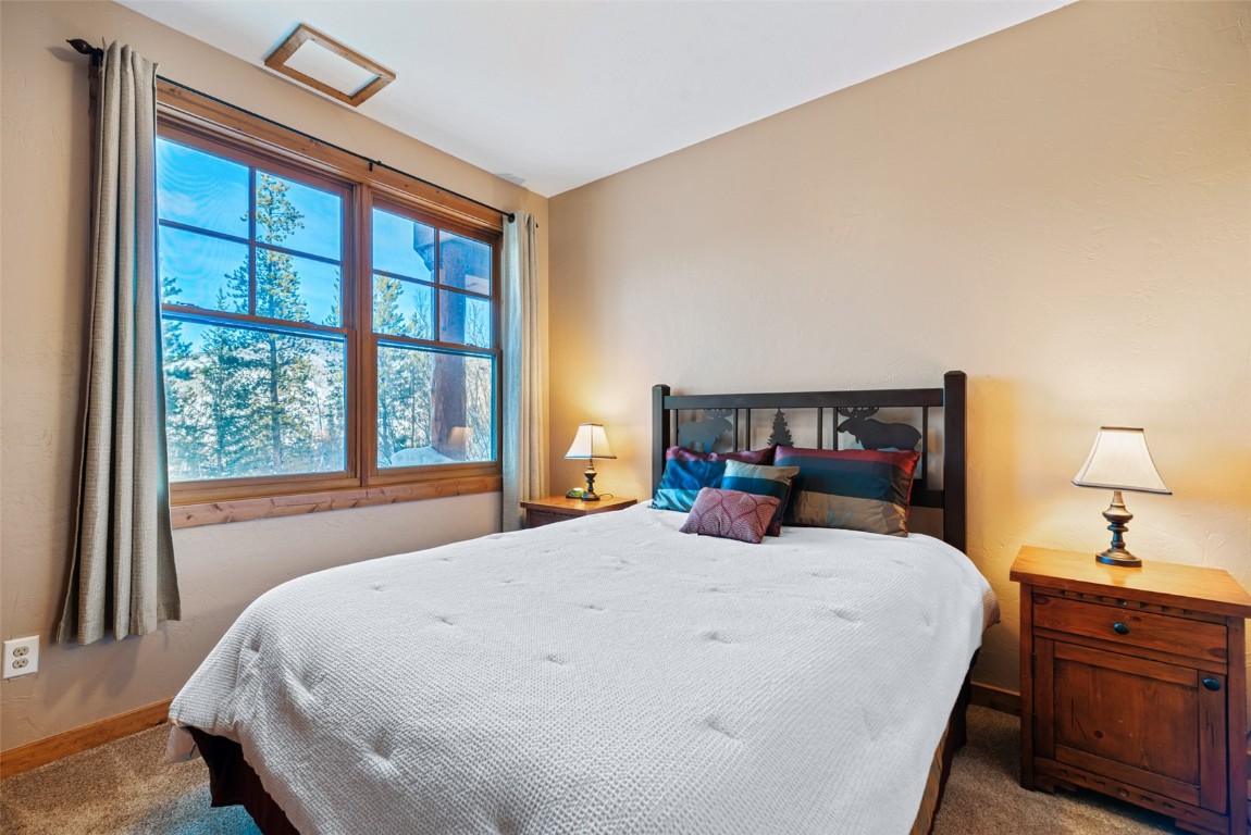 380 Black Hawk CIRCLE