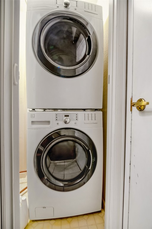 1521 Point DRIVE C1521-