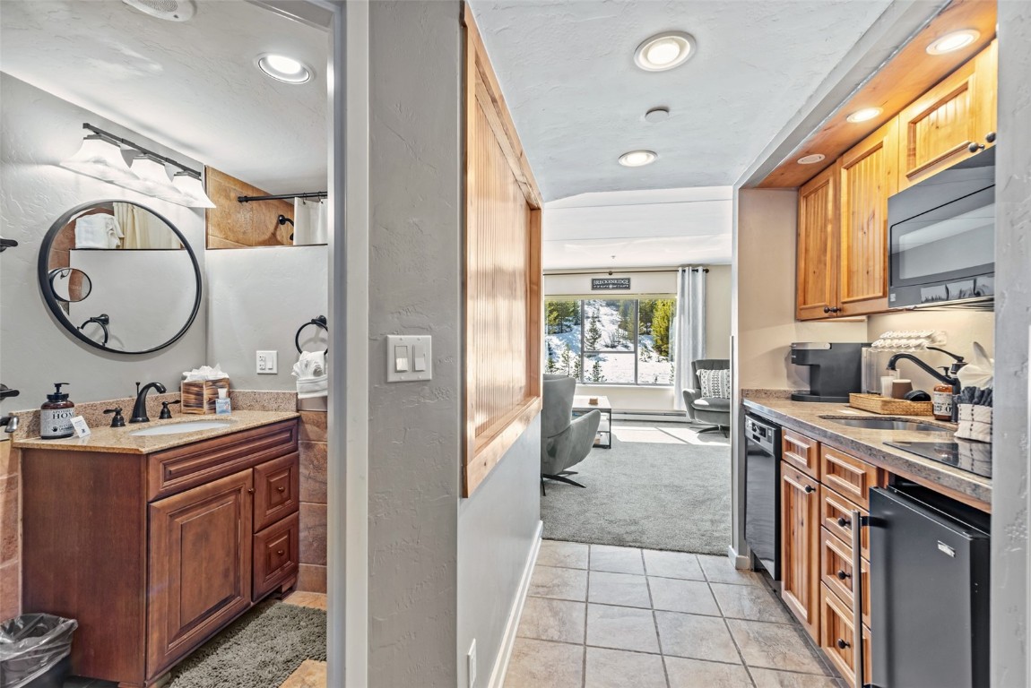 640 Village ROAD 4422