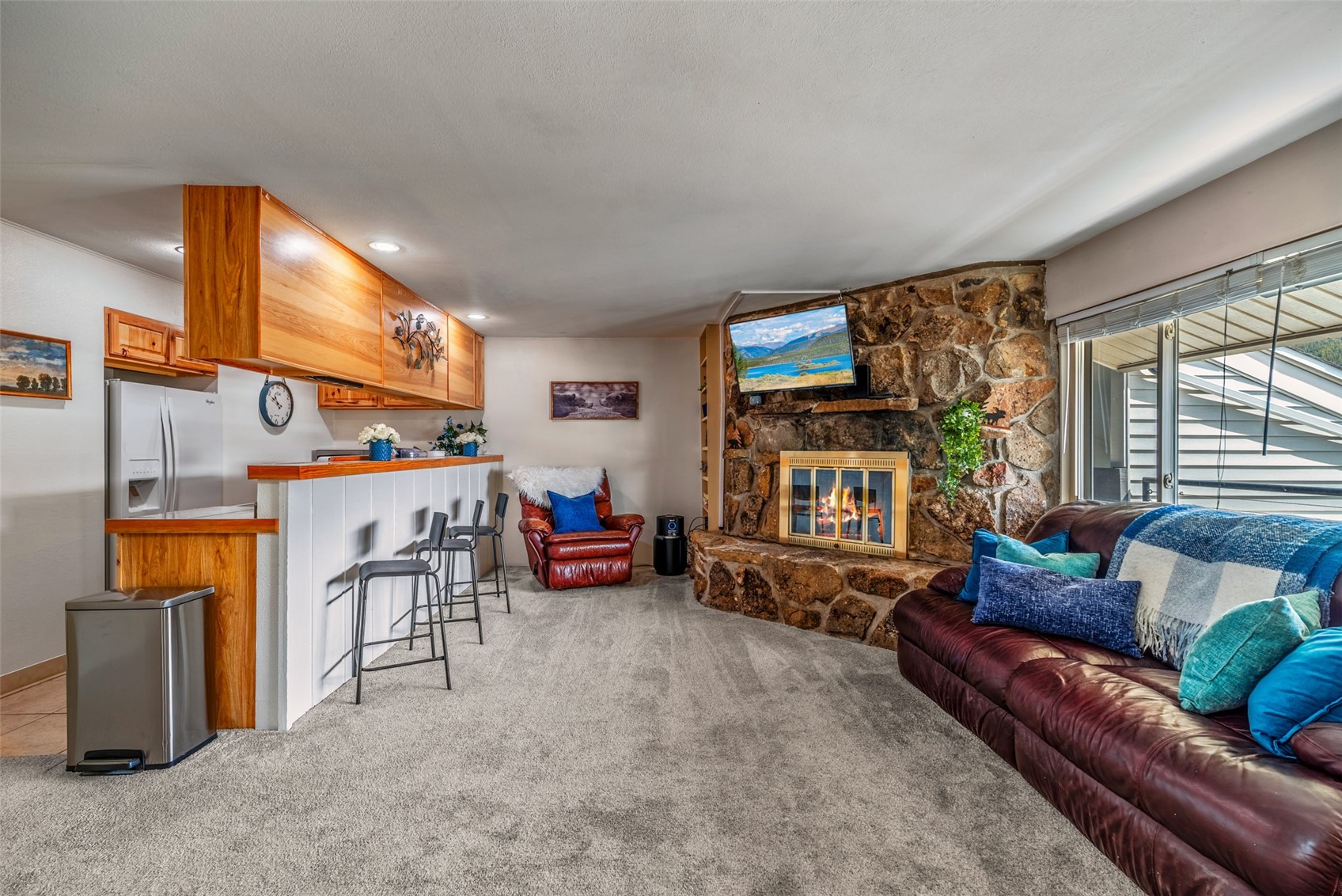 370 E La Bonte STREET A