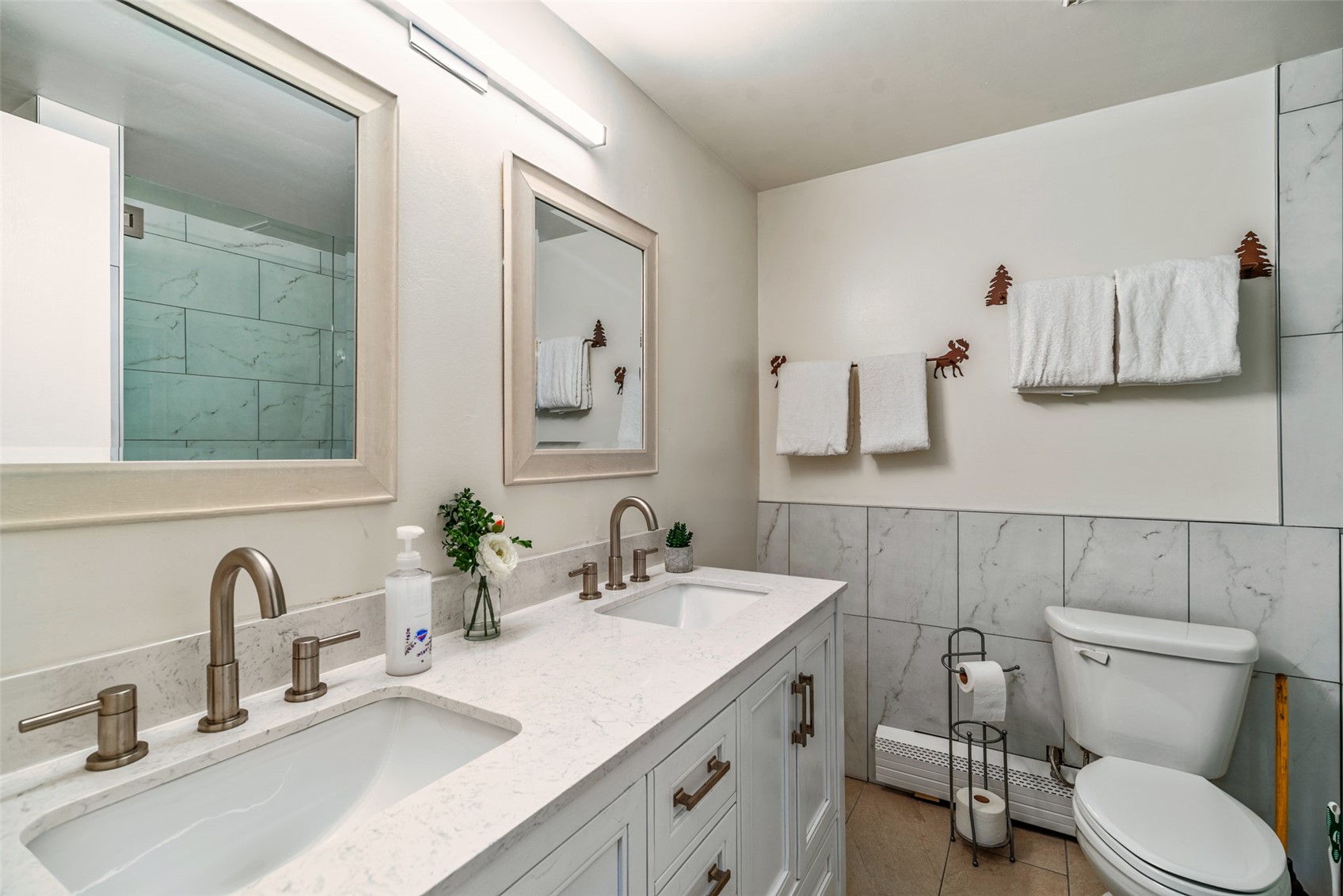 370 E La Bonte STREET A