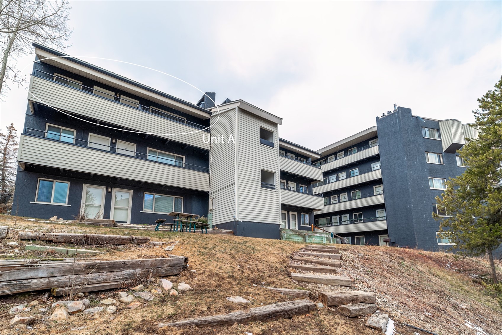 370 E La Bonte STREET A