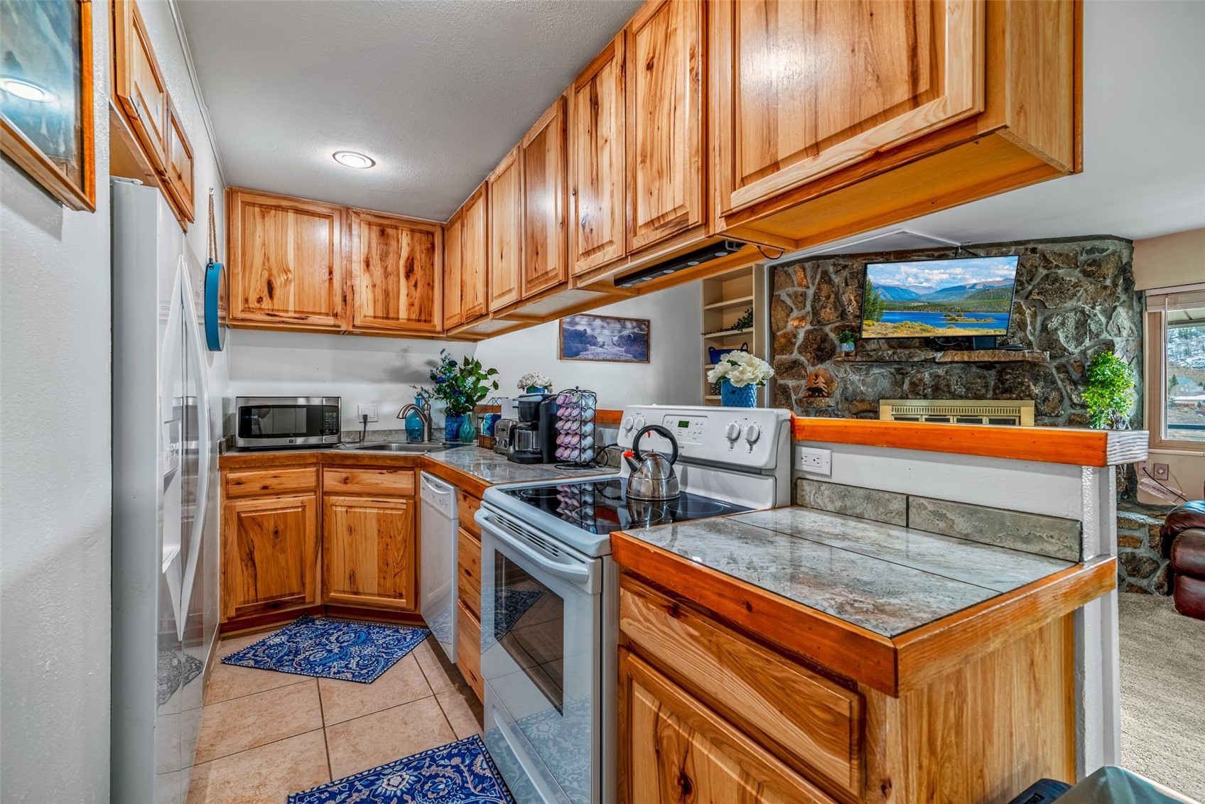 370 E La Bonte STREET A