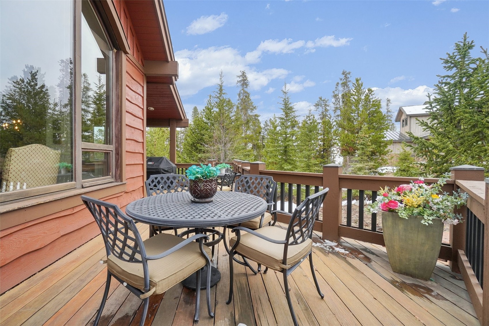 440 Two Cabins DRIVE