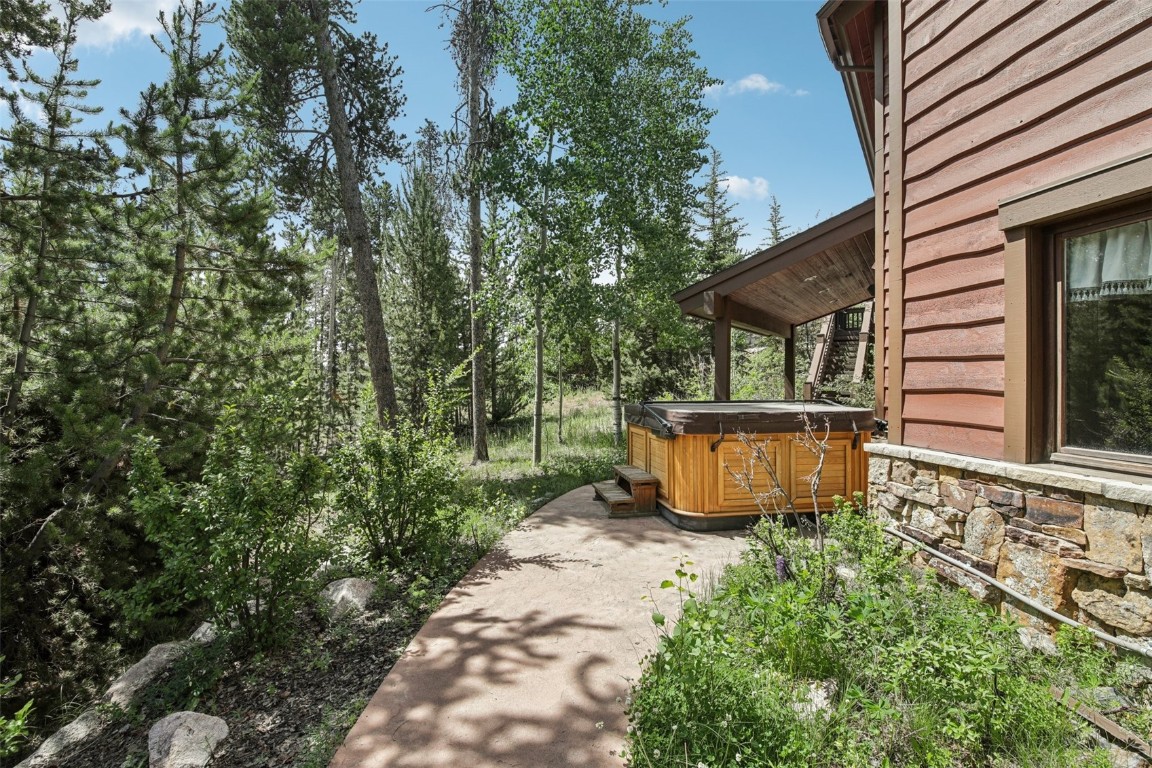 440 Two Cabins DRIVE