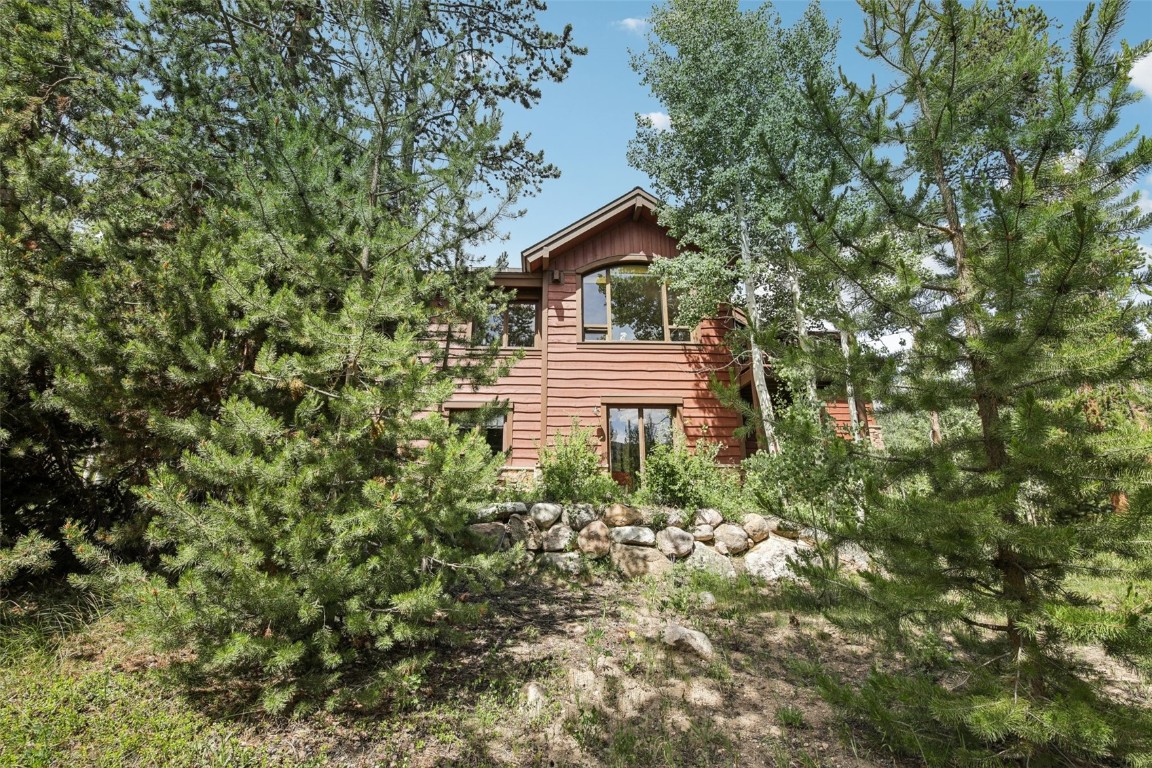 440 Two Cabins DRIVE