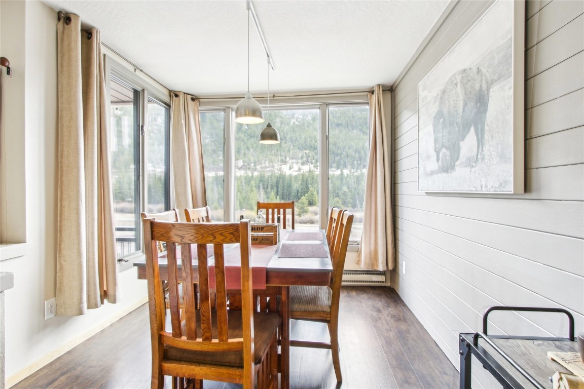 22320 Us Highway 6 1762