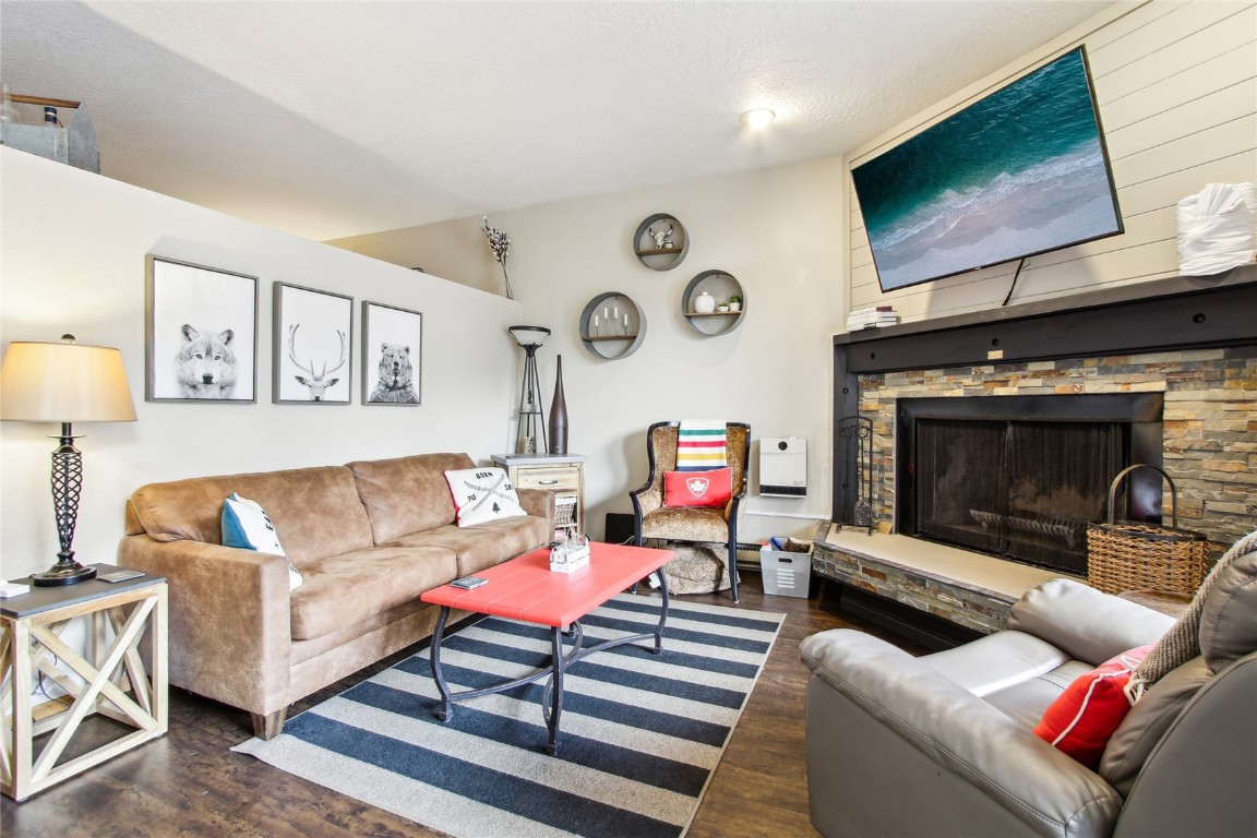 22320 Us Highway 6 1762