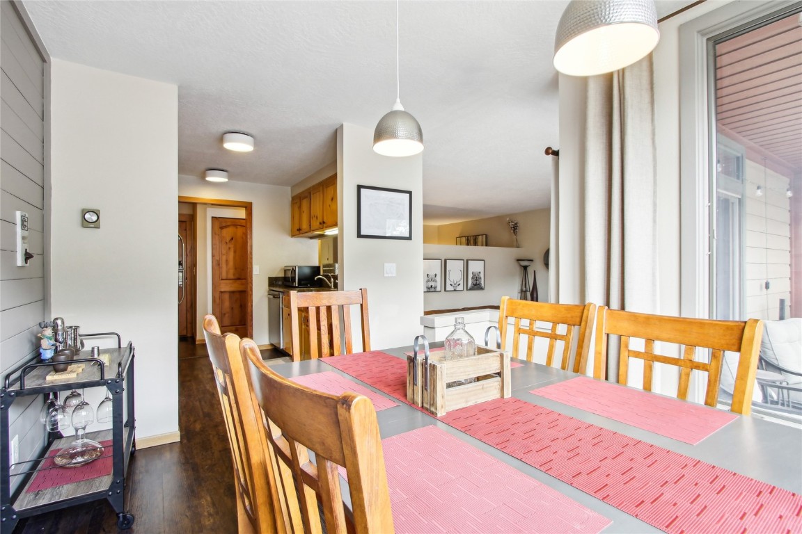 22320 Us Highway 6 1762