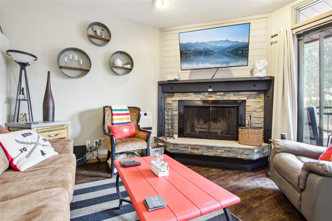 22320 Us Highway 6 1762