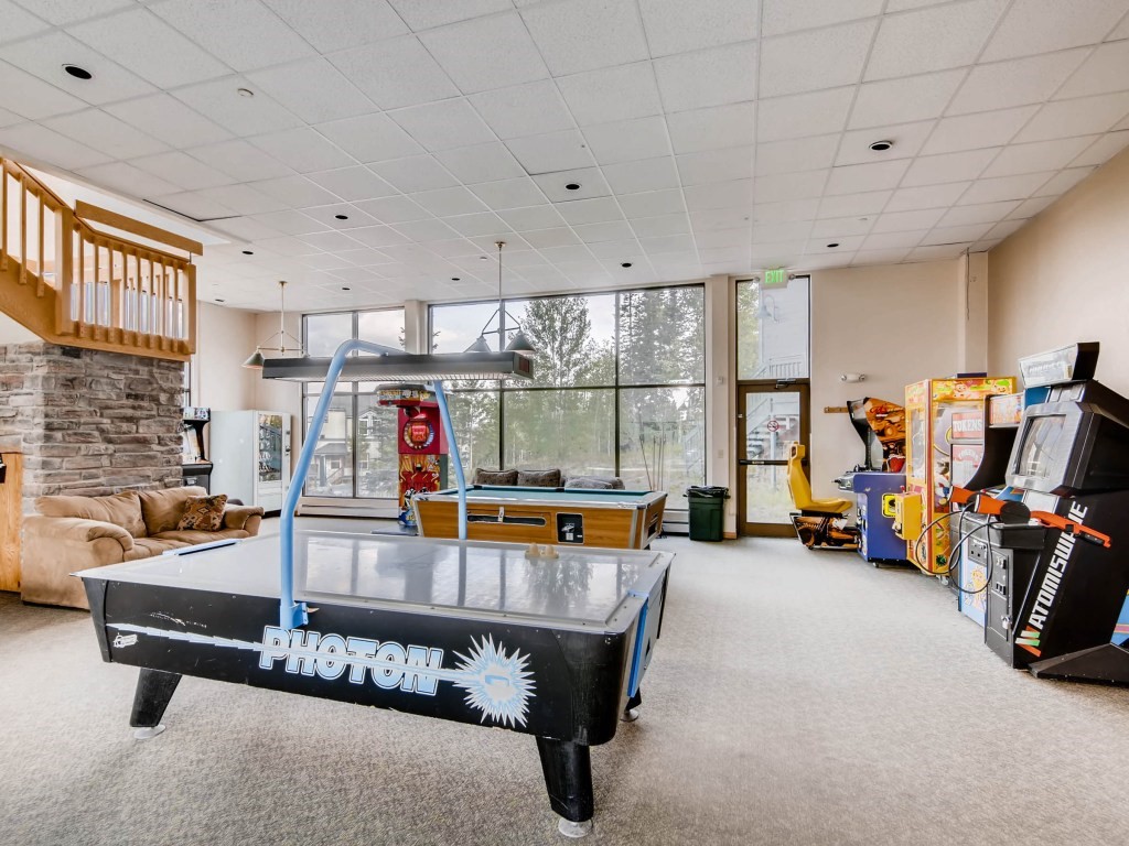 4200 Lodge Pole CIRCLE 205