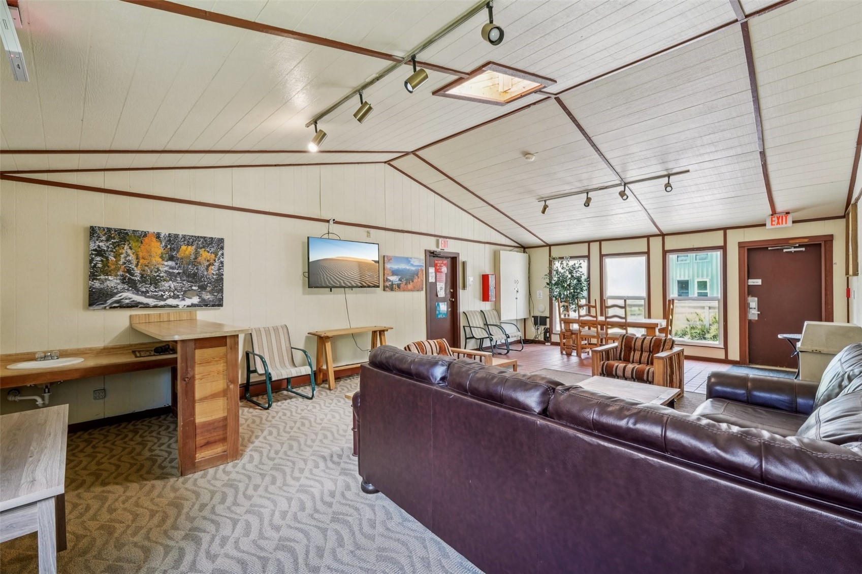 4200 Lodge Pole CIRCLE 205