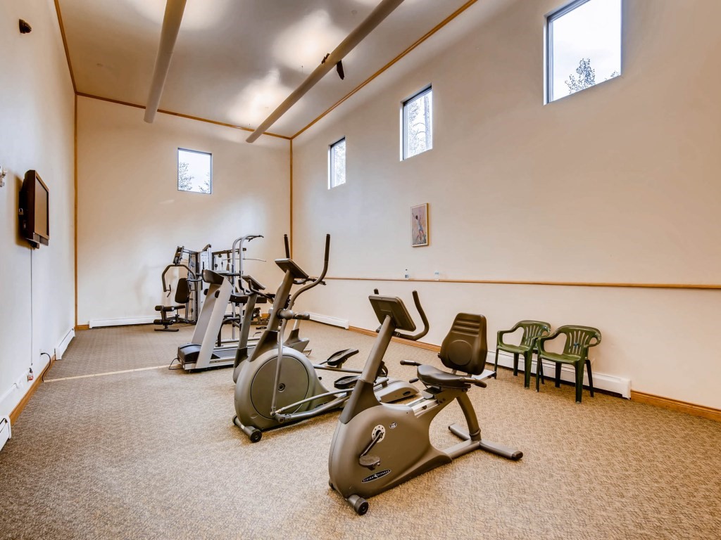 4200 Lodge Pole CIRCLE 205