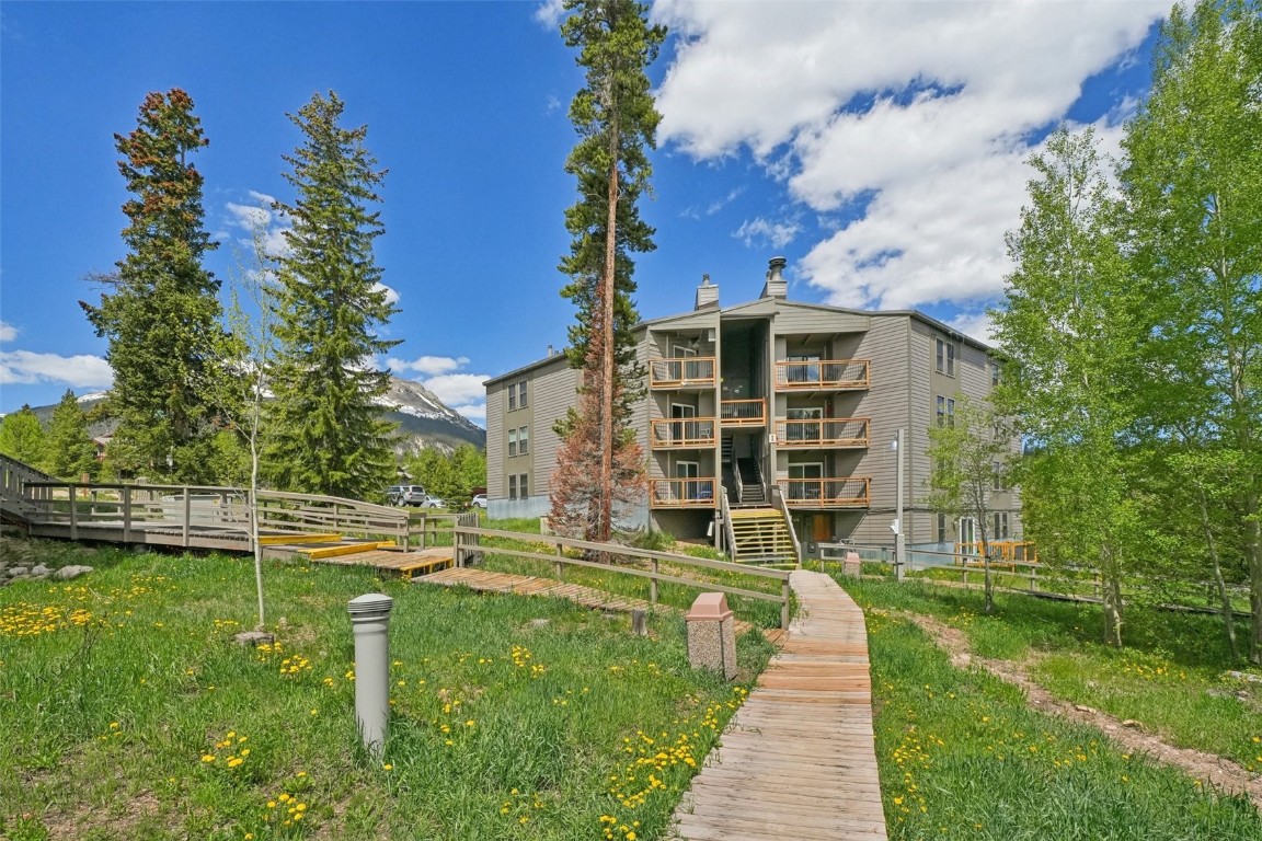 4200 Lodge Pole CIRCLE 205