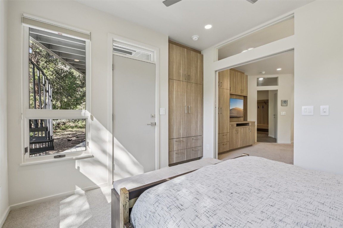 405 Creekside DRIVE