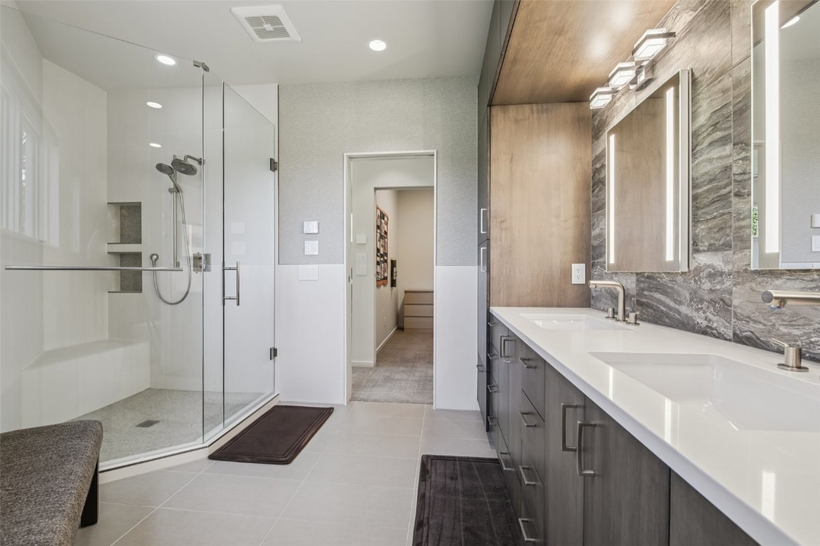405 Creekside DRIVE
