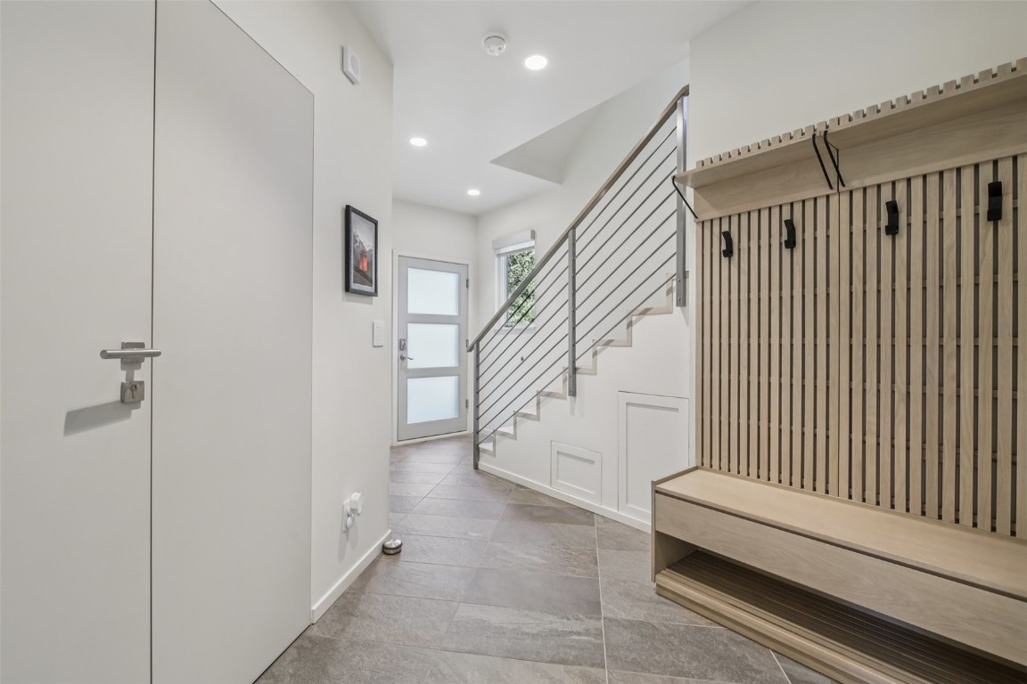 405 Creekside DRIVE