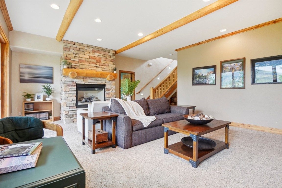 368 Black Hawk CIRCLE