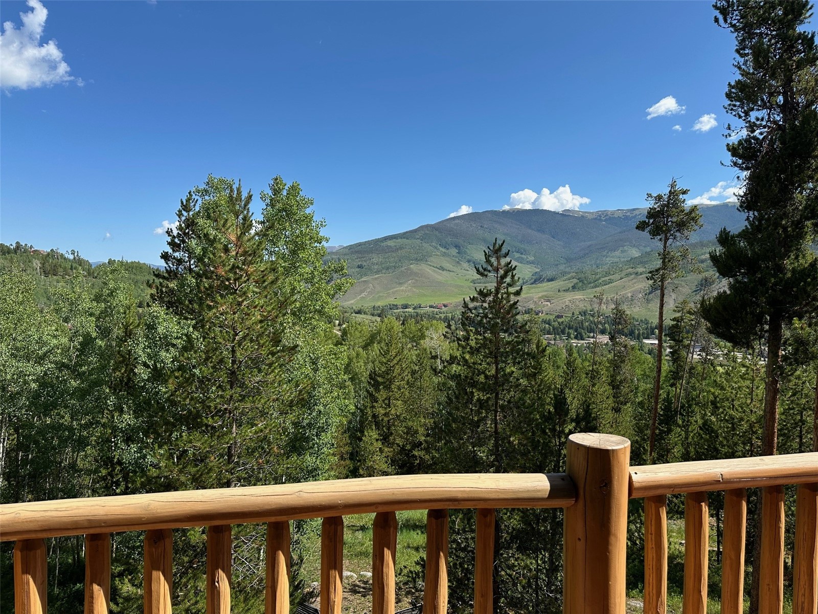 368 Black Hawk CIRCLE