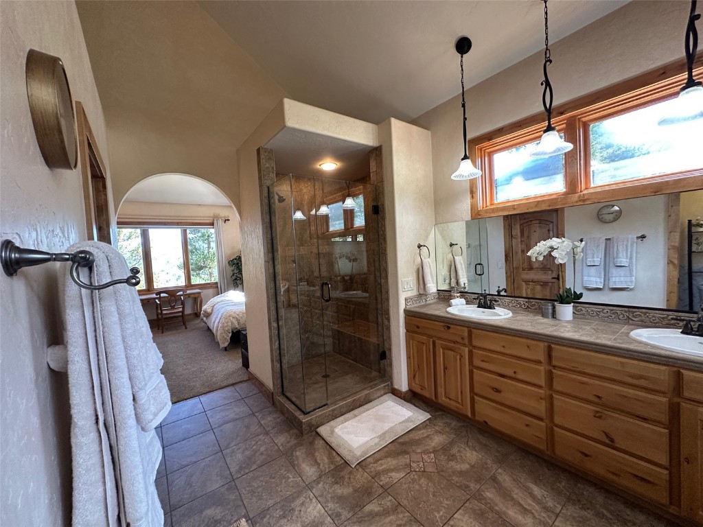 368 Black Hawk CIRCLE