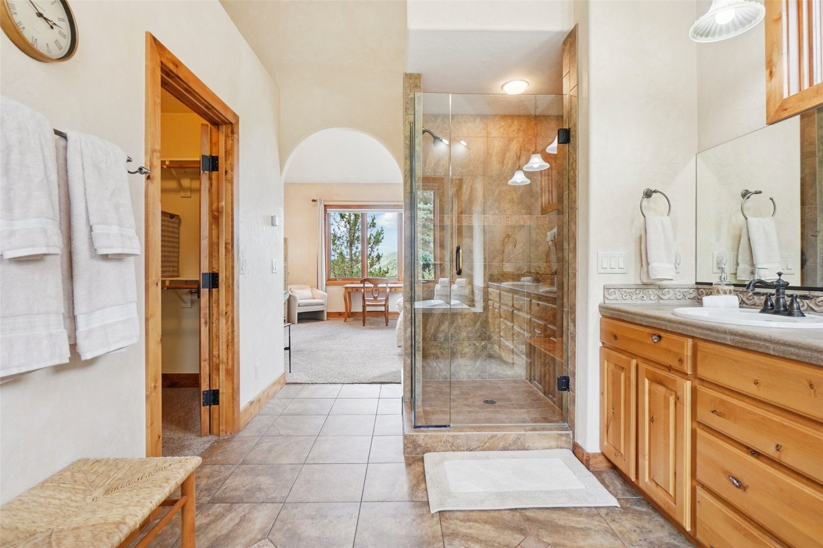 368 Black Hawk CIRCLE