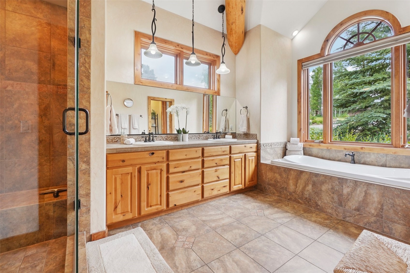 368 Black Hawk CIRCLE