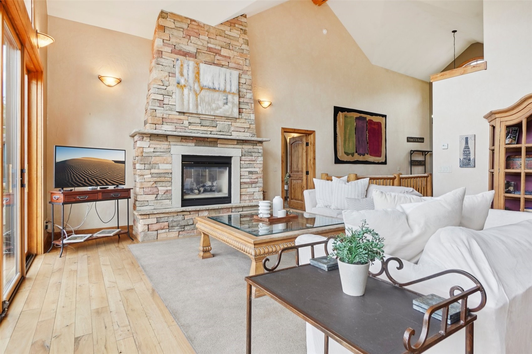 368 Black Hawk CIRCLE