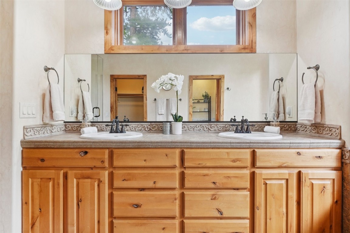 368 Black Hawk CIRCLE