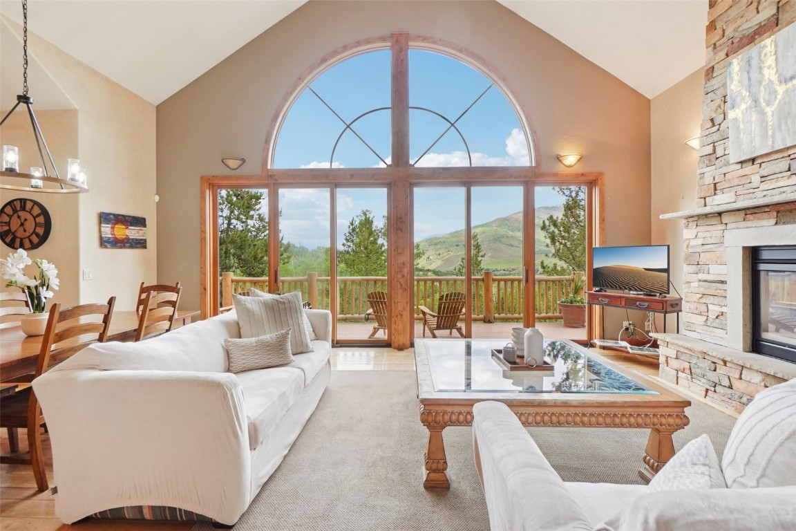 368 Black Hawk CIRCLE