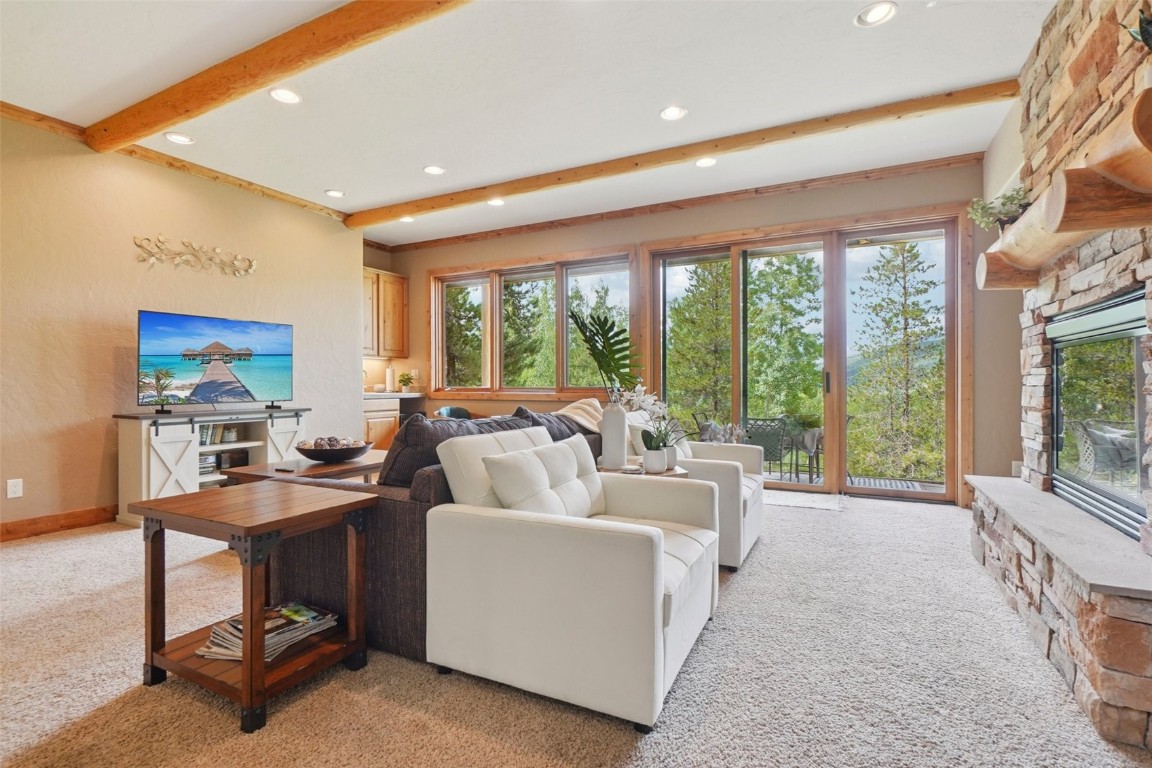 368 Black Hawk CIRCLE